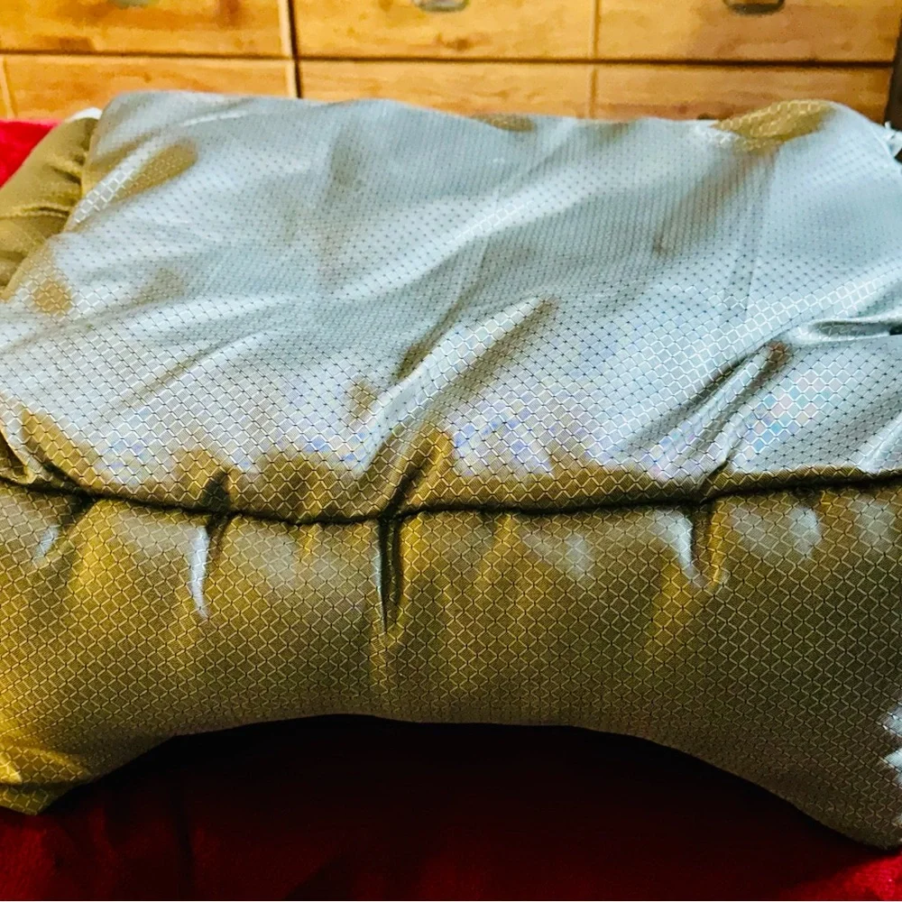 Cozy Gray Cat Bed
